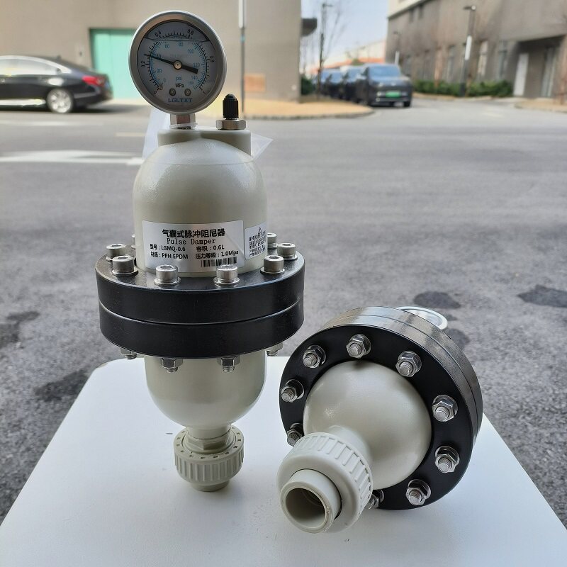 热熔PPR气囊阻尼器不锈钢PVDF带压力表液体水缓冲PPH脉冲均流器罐