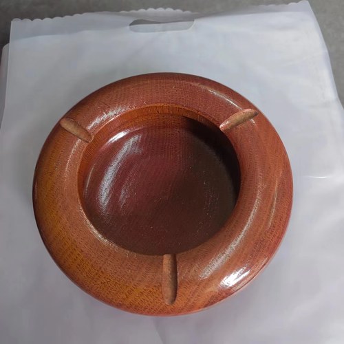 不易破碎经久耐用实木时尚烟灰缸