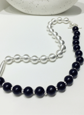 黑色木质银色拉丝串珠OT扣项链