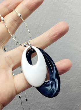 小众设计简约不规则纹理亚克力树脂亚克力金属片椭圆形项链毛衣链