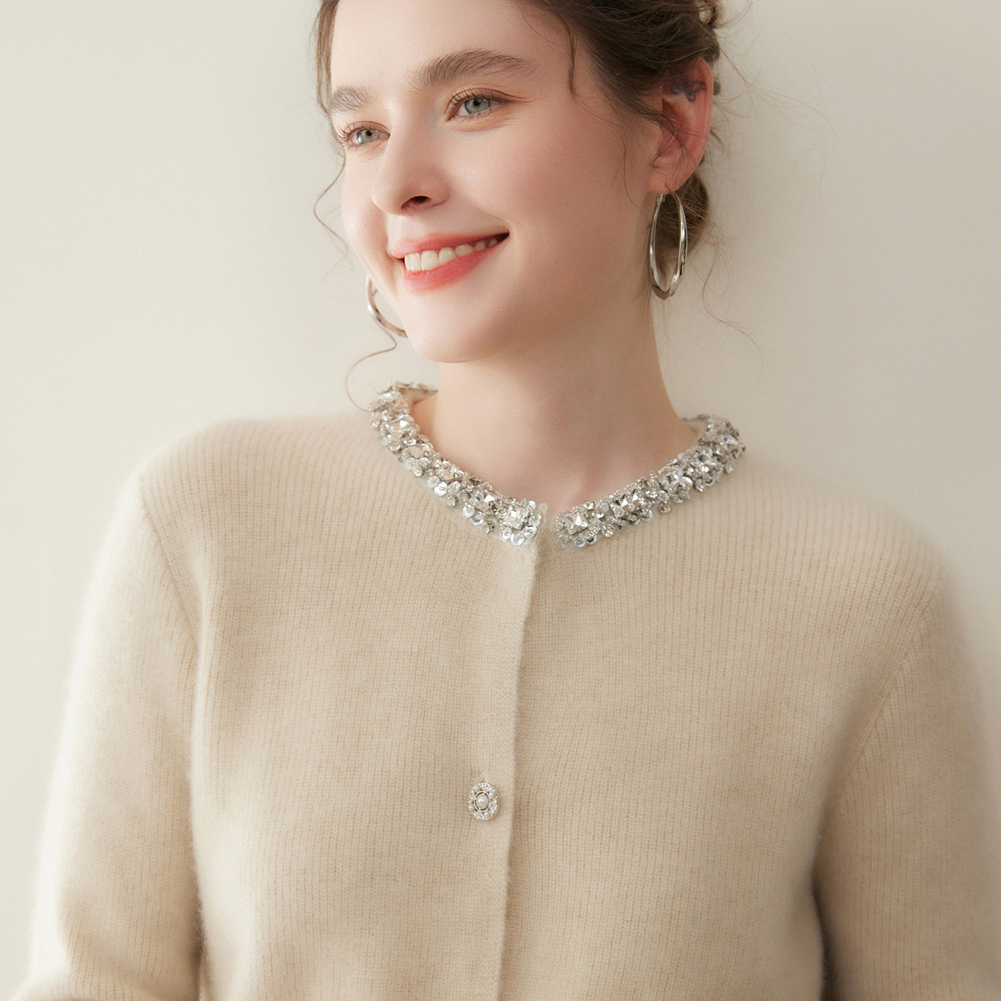 小香风~100%纯山羊绒开衫女带钻