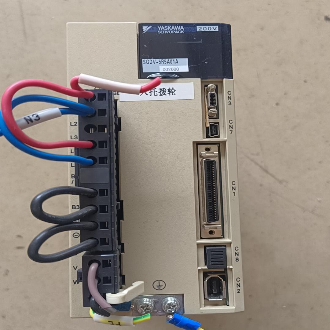安川驱动器一台SGDV-5R5A01A002000{天意设备}