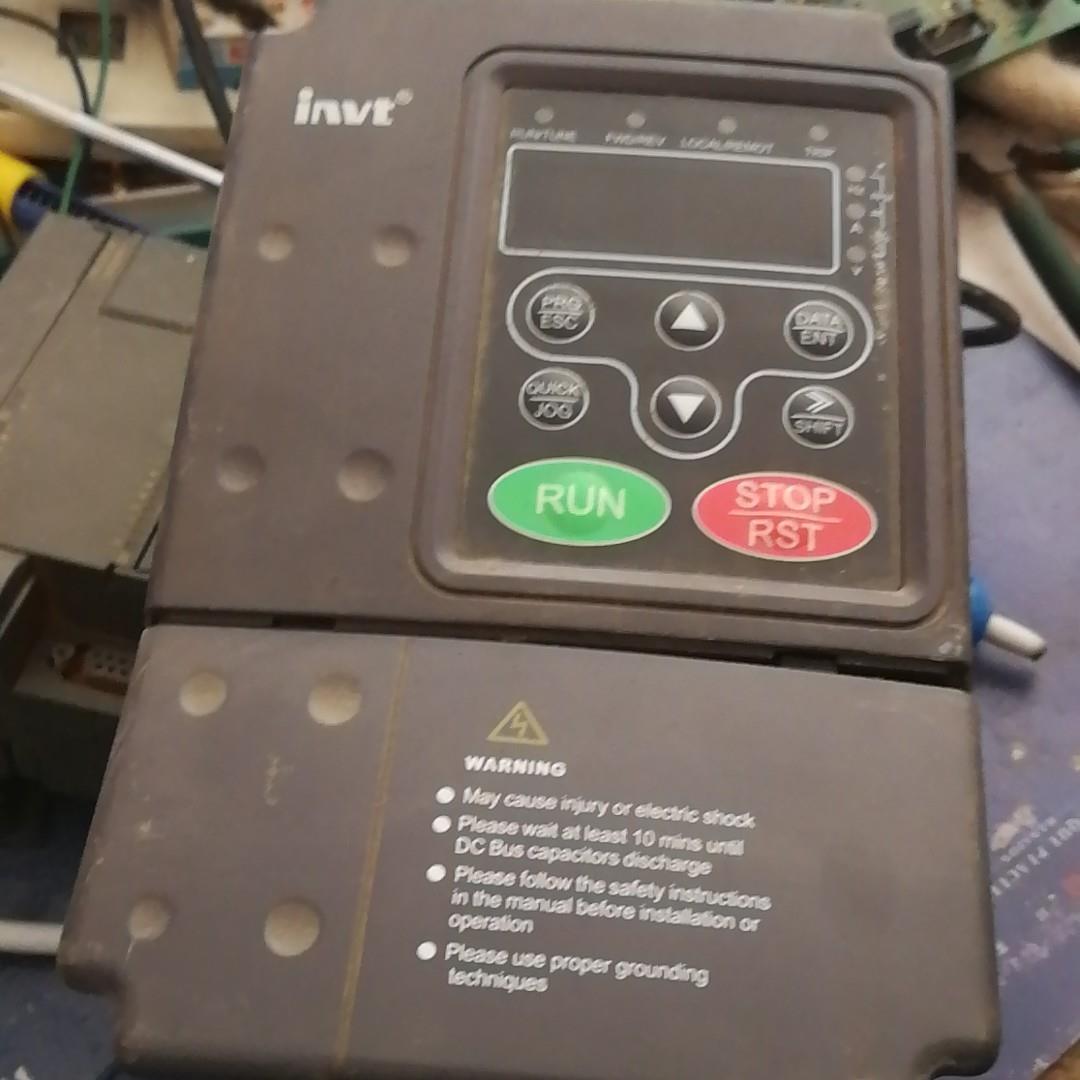 英威腾变频器CHE100-1R5G-S2包好功能正常{天意设备}