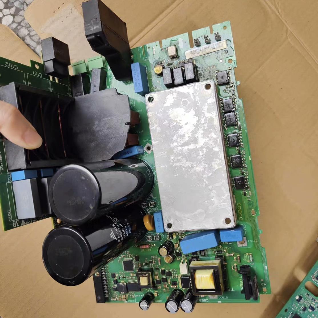 丹佛斯变频器FC302 75千瓦驱动卡成色新拆机包好{天意设备}