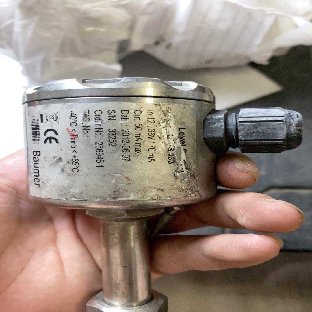 Baumer宝盟液位开关传感器LFFS-033成色如图功{天意设备}