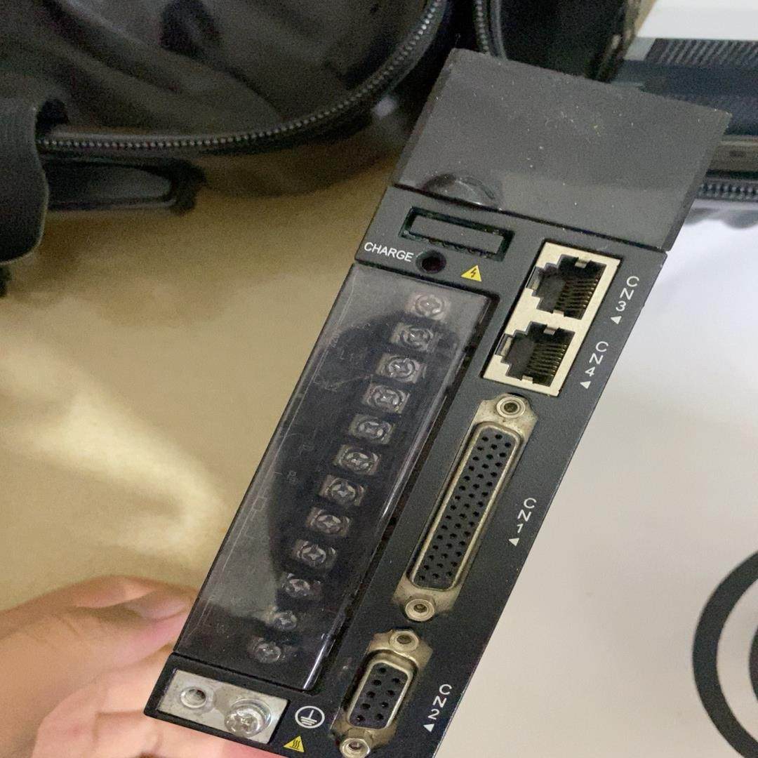 汇川400W伺服驱动器lS620PS2R8l-C-LD{天意设备}