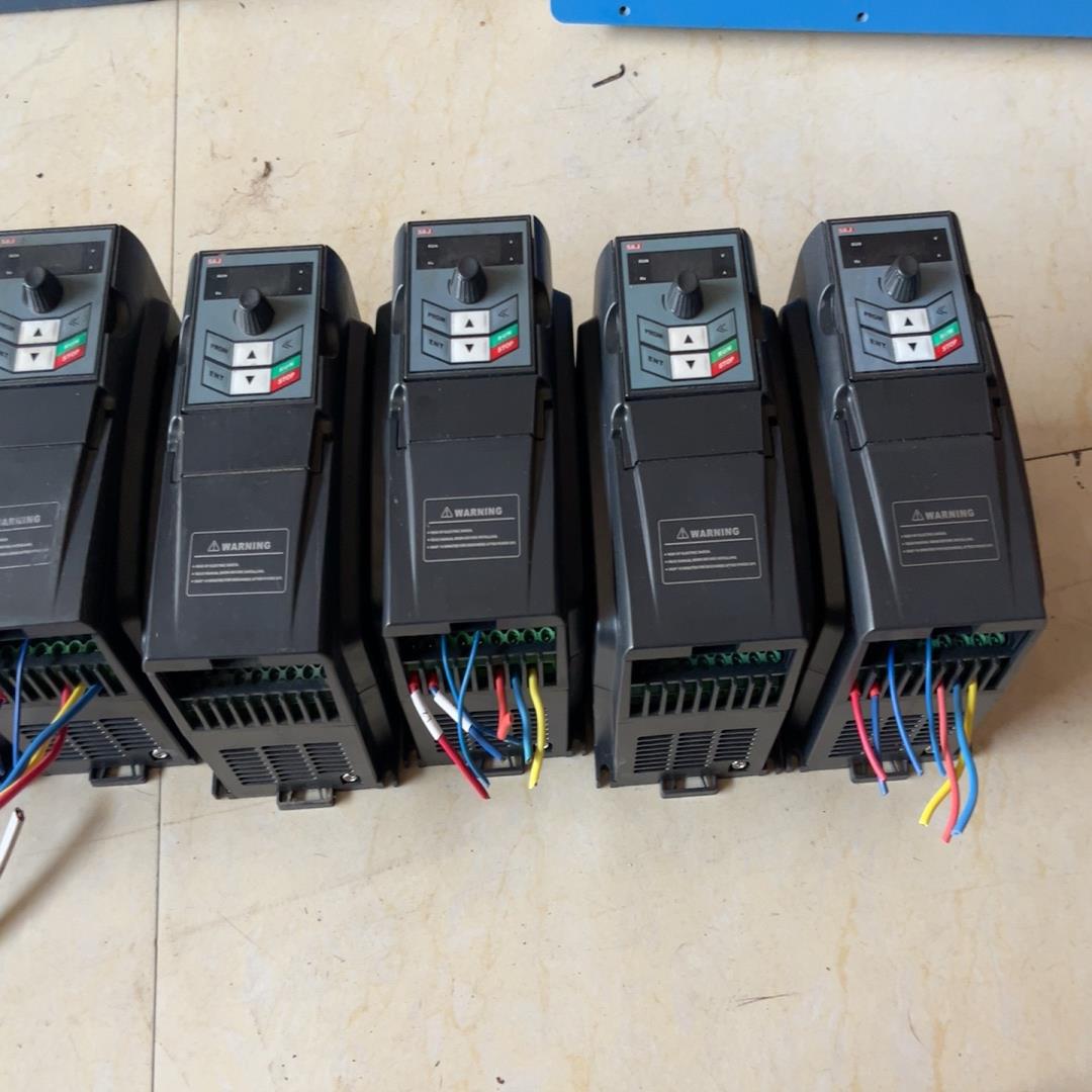 三晶变频器15KWATV13-2S1R5GH实物拍摄成{天意设备}