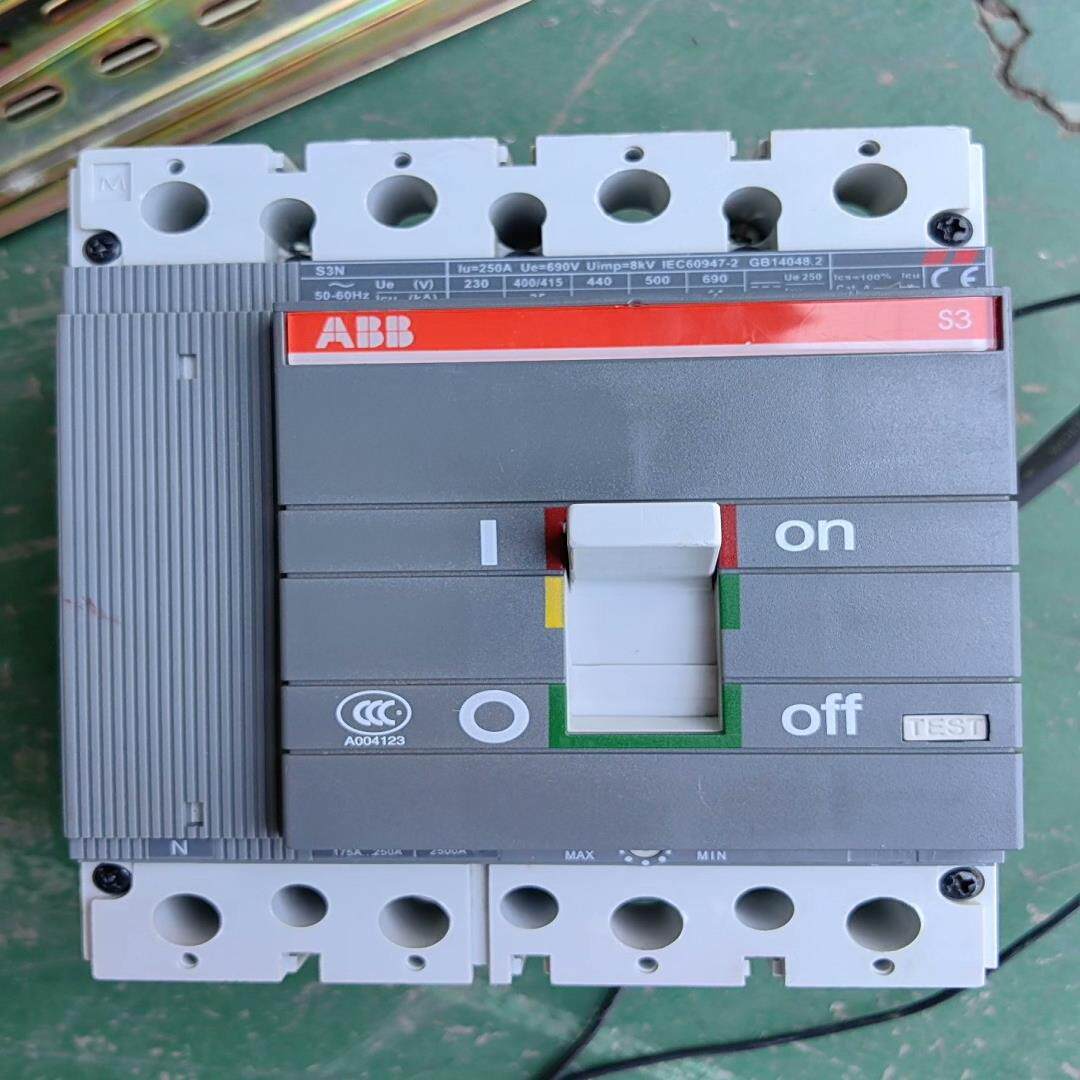 拆机ABB塑壳断路器开关   S3N  4P250A{天意设备}