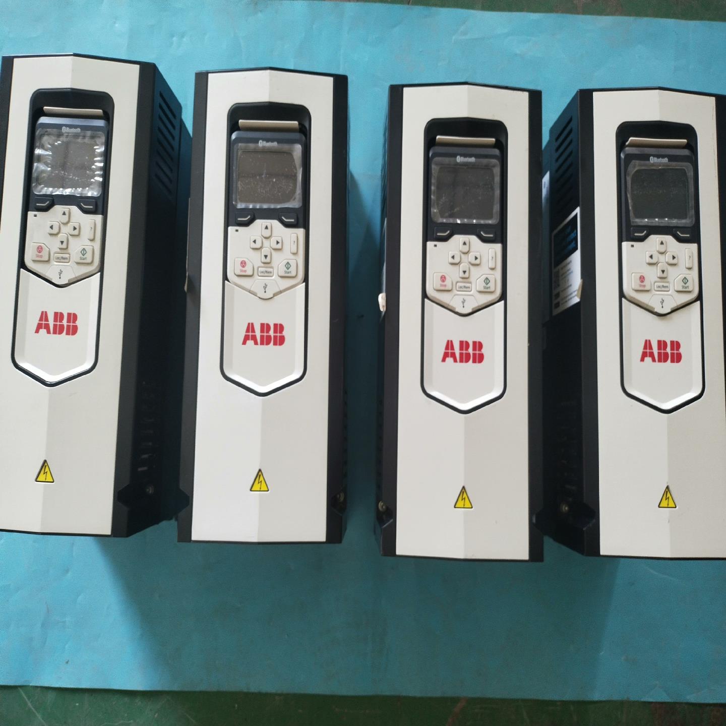 ABB变频器ACS880-01-12A6-3实物拍摄包好保证{天意设备}