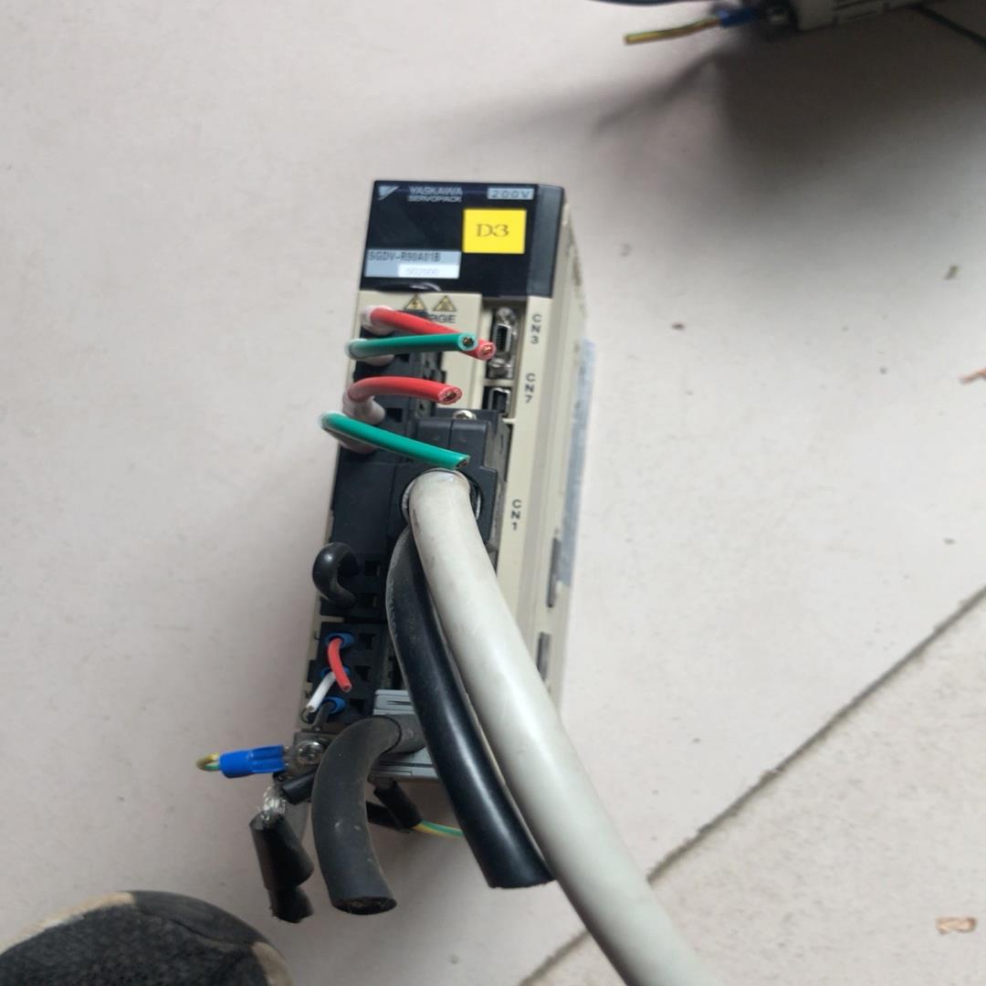 安川驱动器 SGDV-R90A01B002000100瓦{天意设备}