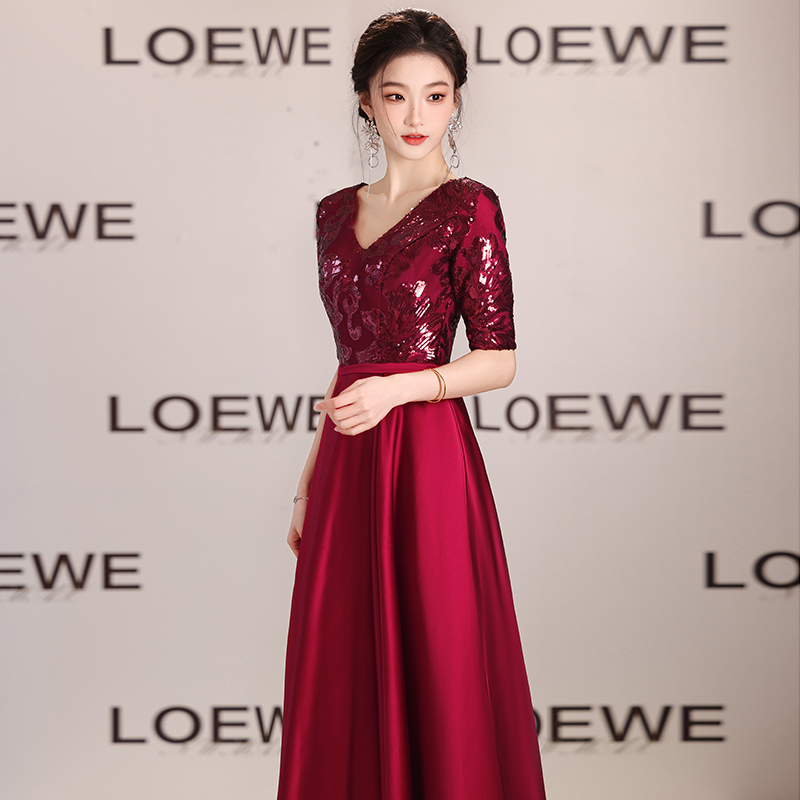 红色高端敬酒晚礼服装女高级感轻奢大合唱团演出长裙喜婆婆婚宴会