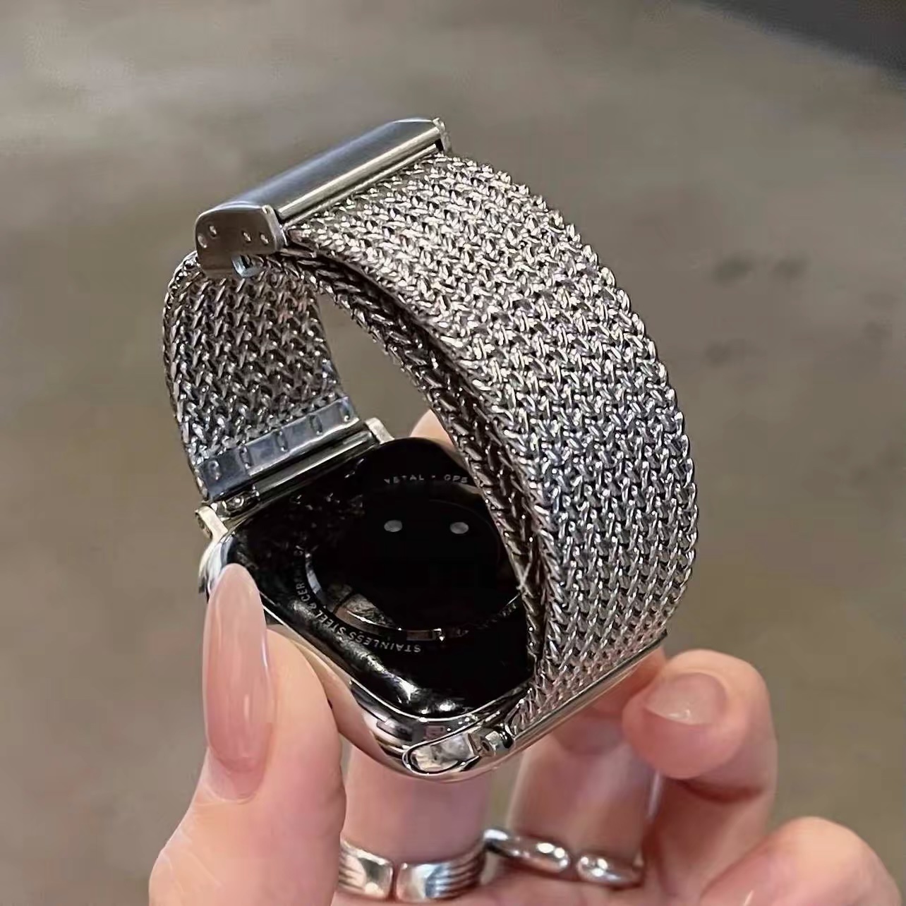 适用华强北手表麦穗卡扣iwatch11夏天金属高级感女S10 ProMax表带