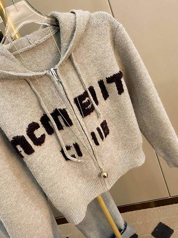 2024 가을 새 편지 자카드 대비 색 스웨터 여성 패션 다목적 니트 카디건 짧은 후드 자켓 유행