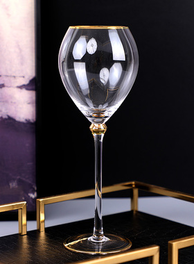 别墅样板房间会所描金红酒杯