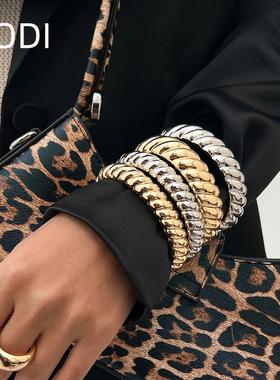 欧美跨境饰品 ins风螺纹肌理弹簧手镯 个性创意素圈bracelet手环