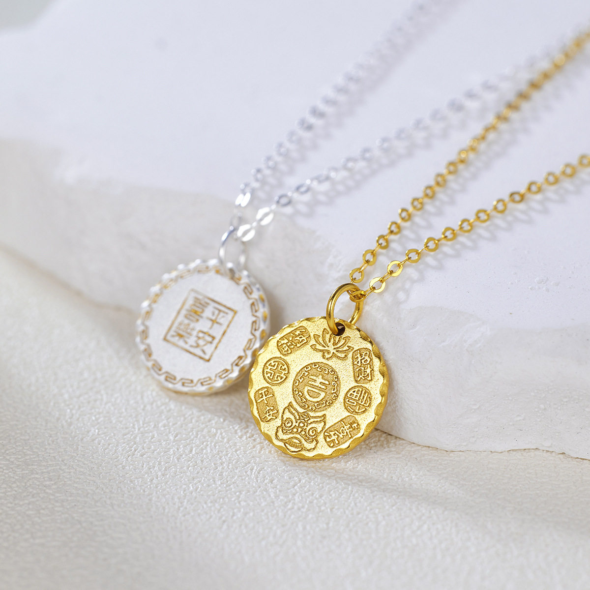 中式复古铜钱吊坠项链女银色镀金复古风古董表气质锁骨链