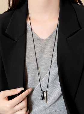 黑色不规则几何吊坠皮绳项链女感轻奢毛衣链小众设计独特配饰长款