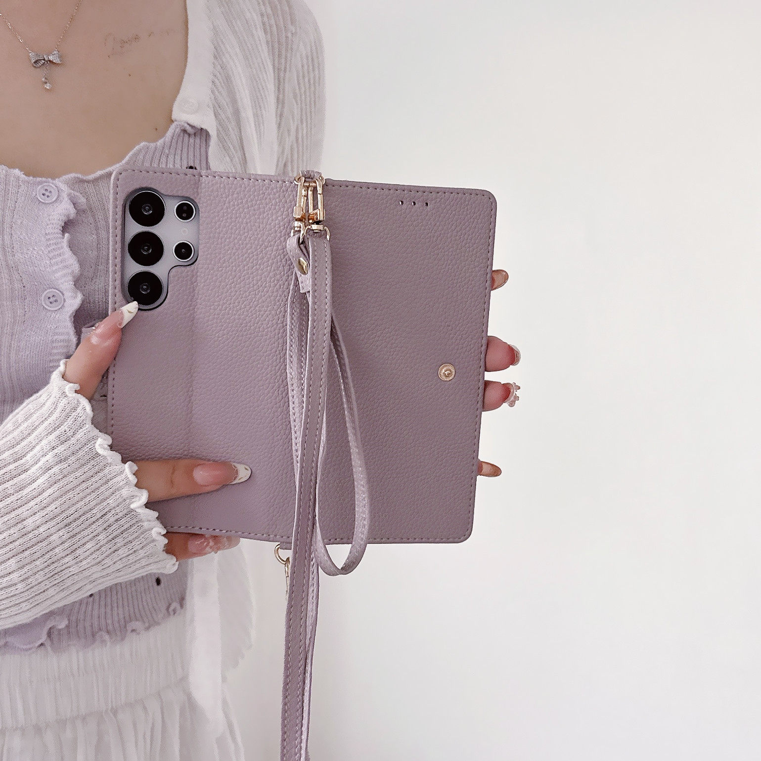 翻盖插卡适用三星S25ultra斜挎手机壳s24+保护套s23fe手提挂绳s22补妆镜子三星A56皮质A35可放卡装卡A24/A54