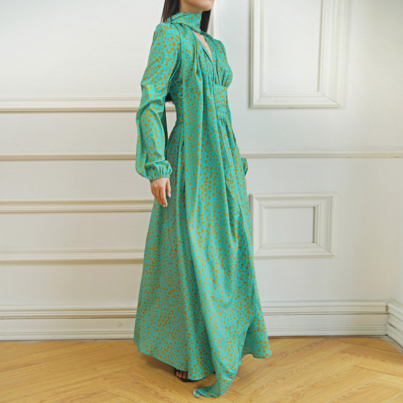 轻奢法式高级感长袖连衣裙春秋新品v领波点印花收腰长裙搭配丝巾