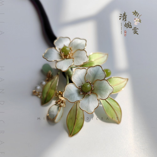 清婉雯非遗绒花梨花木簪蚕丝线