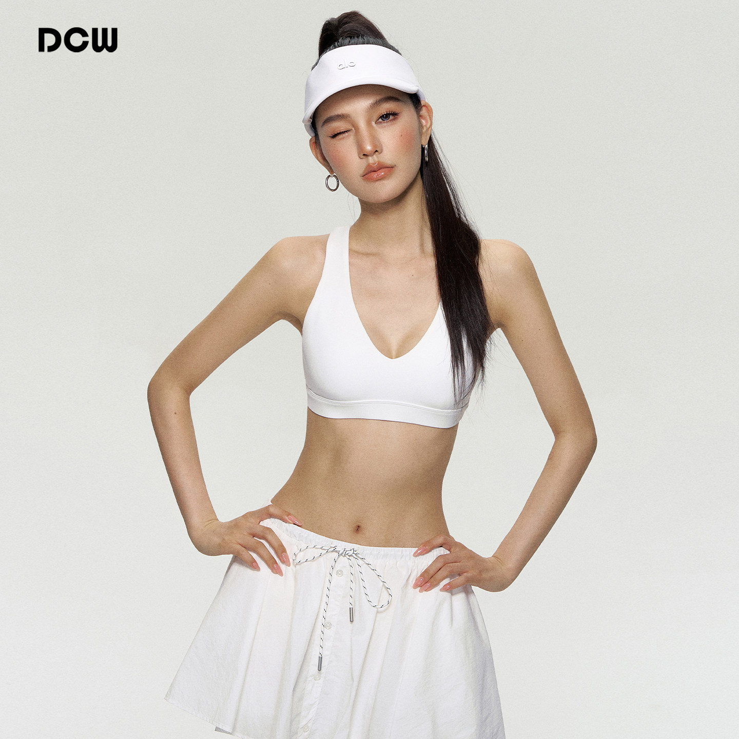 DCW白色运动内衣深V性感美背外穿减震健身文胸普拉提瑜伽训练bra
