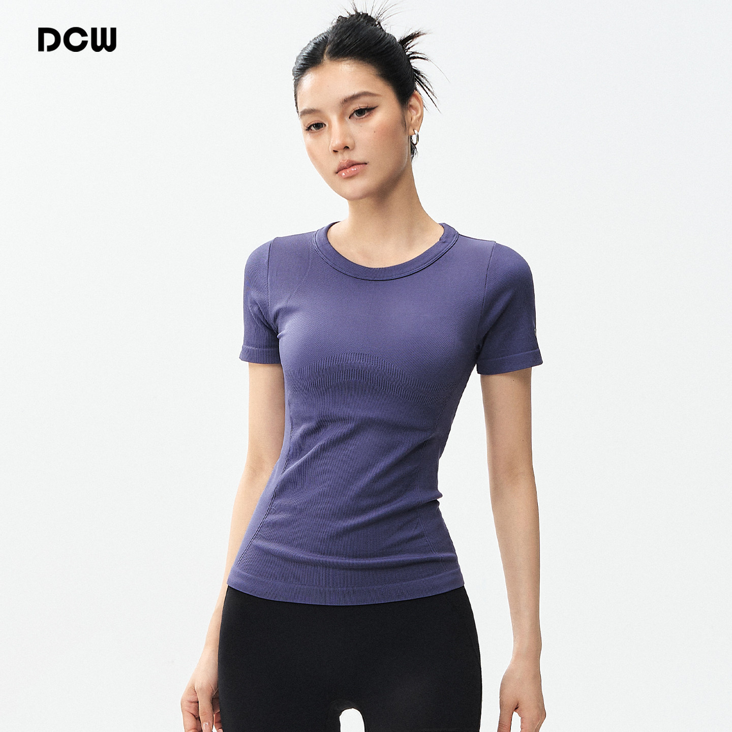 DCW运动短袖女修身显瘦户外健身打底衫t恤跑步训练瑜伽服上衣春夏