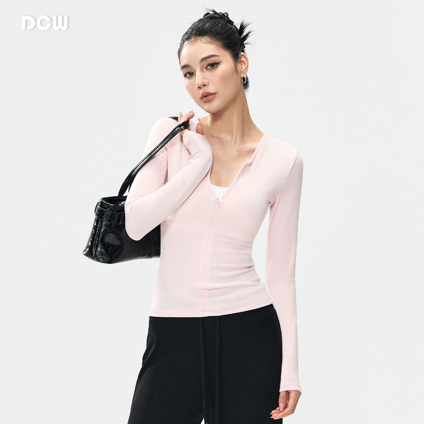 DCW高级漂亮的瑜伽服拉链款修身显瘦户外骑行跑步训练健身衣长袖