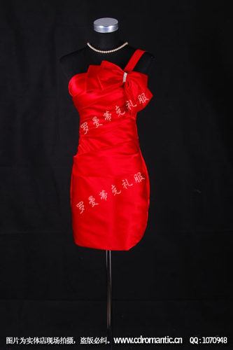 成都罗曼蒂克婚纱礼服 单肩斜肩小包裙礼服B0912-1出租 - 封面