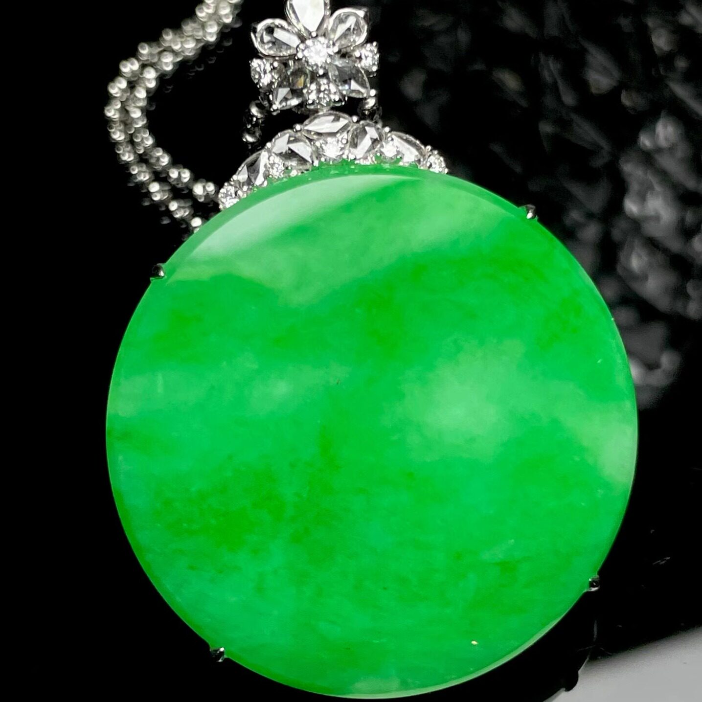 特价小夏珠宝18K金南非钻镶嵌缅甸天然A货翡翠冰种阳绿圆牌吊坠