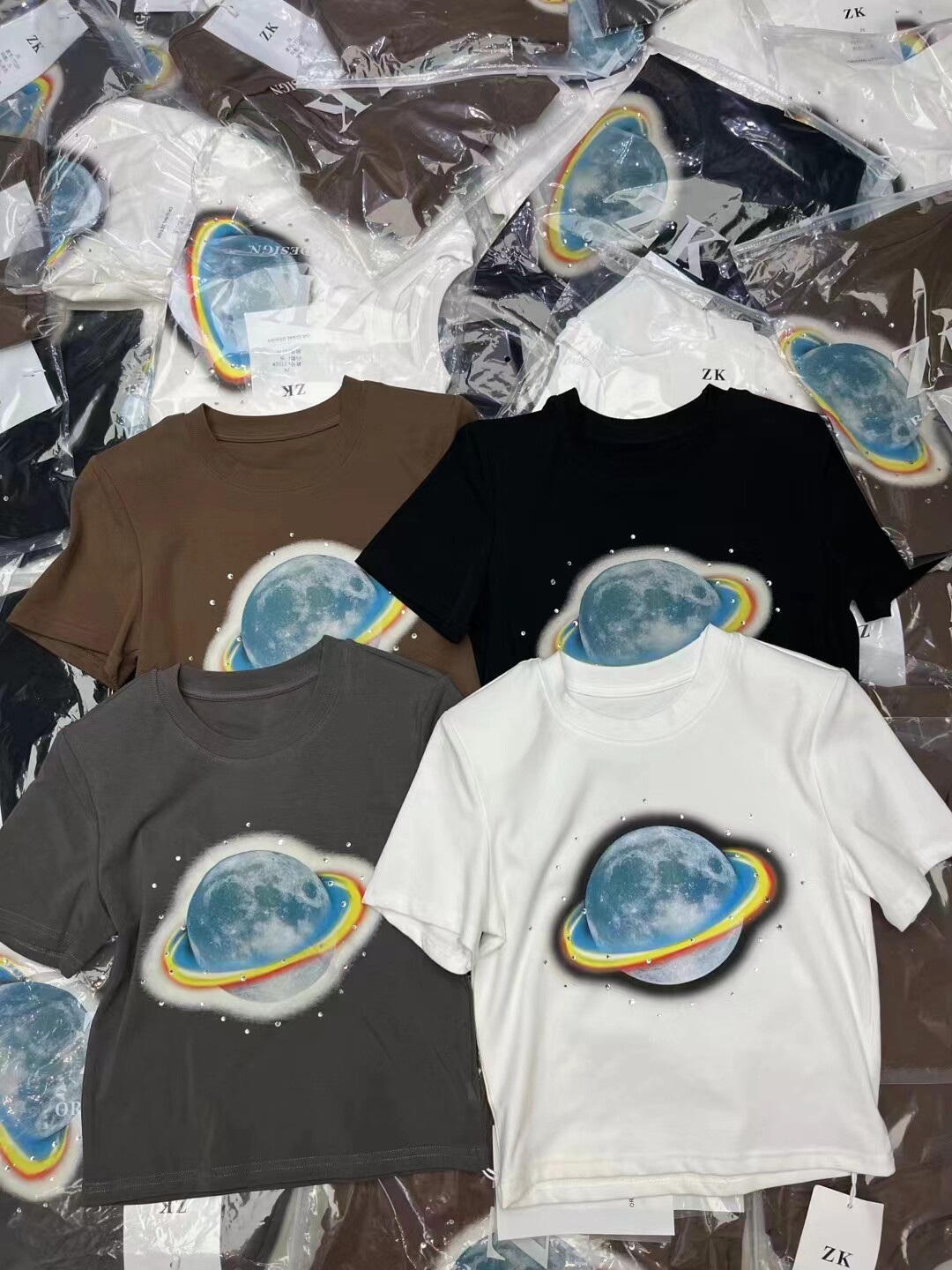 jiujiu 纯棉新款短袖t恤印花地球图案棉 休闲款图案女t血打底衫