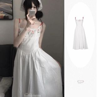 夏不晚法式甜美刺绣吊带连衣裙女夏季新款初恋小白裙收腰显瘦长裙