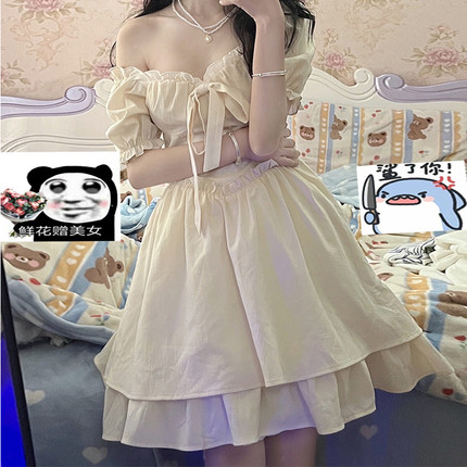 大码胖mm法式杏色蝴蝶结泡泡袖连衣裙女夏季新款显瘦收腰方领长裙