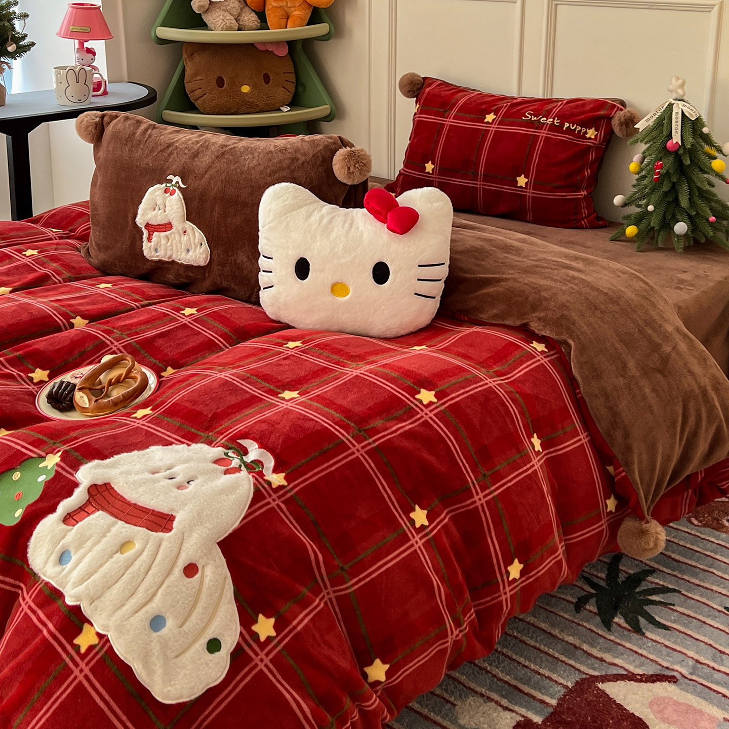 月光巴士圣诞红刺绣牛奶绒加厚床上四件套球球被套加绒床单珊瑚绒,床上用品,床品套件/四件套/多件套,淘宝优惠券,粉丝福利购,淘宝优惠卷