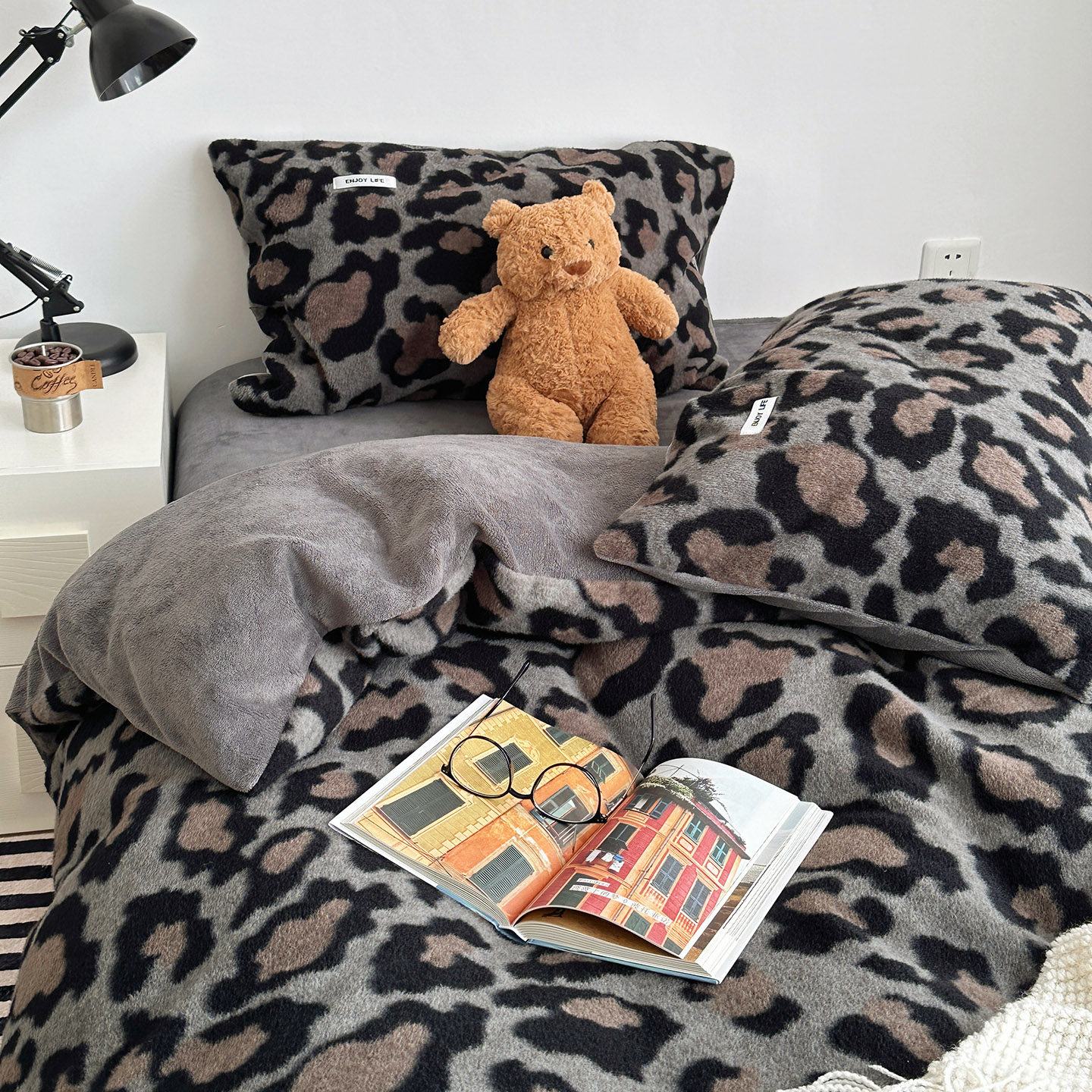 月光巴士豹力美学秋冬仿羊绒床上3四件套1.8牛奶绒被套床单珊瑚绒,床上用品,床品套件/四件套/多件套,淘宝优惠券,粉丝福利购,淘宝优惠卷