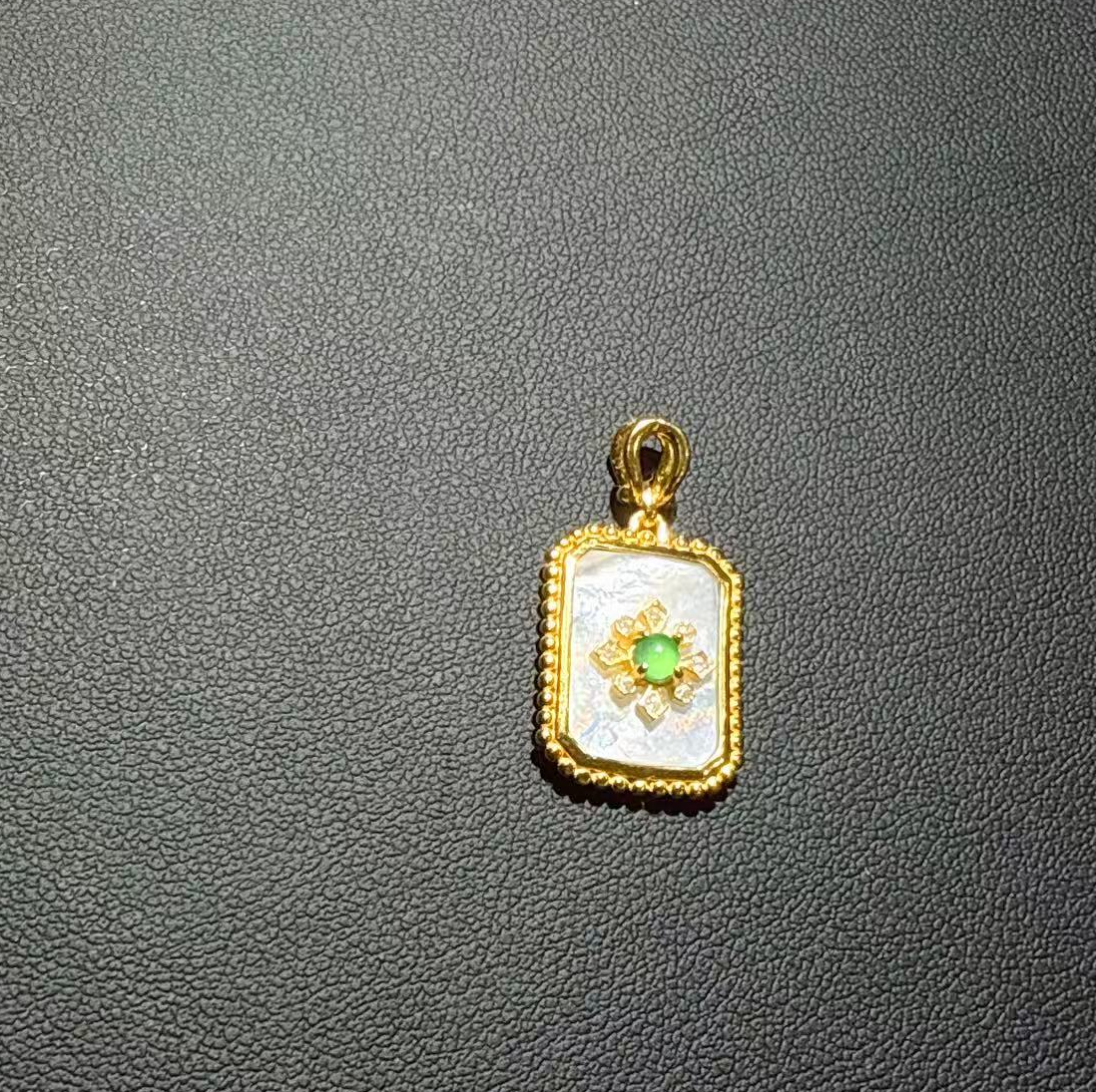 【宁儿粉丝专属】S925贝母方牌镶嵌满绿蛋面吊坠,饰品/流行首饰/时尚饰品新,其它首饰,淘宝优惠券,粉丝福利购,淘宝优惠卷