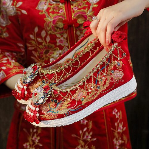 超大码汉服新娘结婚鞋中式秀禾鞋