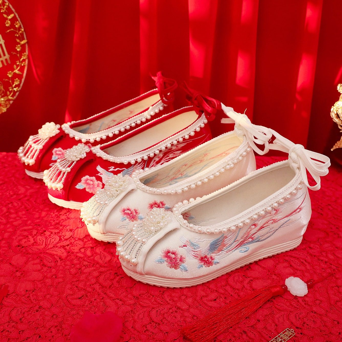 搭配秀禾服中式婚鞋大码绣花鞋女图片