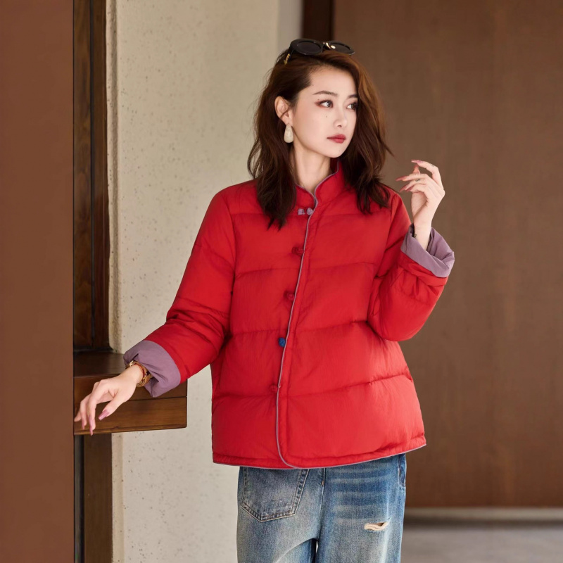 2025秋冬新款文艺燕尾轻薄款羽绒服女短款立领修身韩版白鸭绒外套