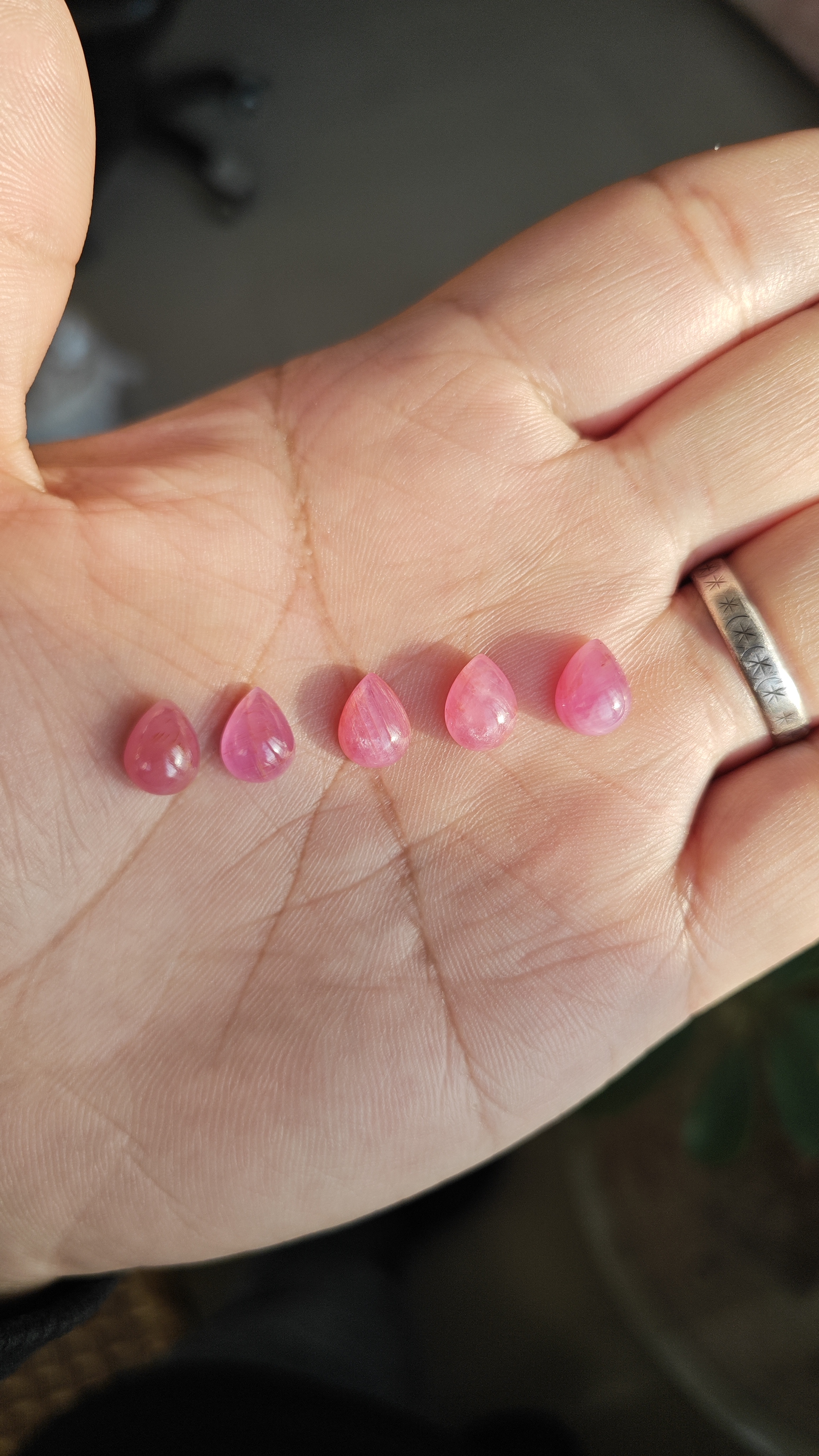 #无烧红宝石 裸石戒面 水滴形7*9mm 手链石桃花粉一手5粒