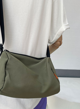 户外运动休闲单肩包骑行包多隔层慵懒风斜挎包大容量港风简约挎包