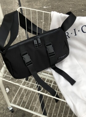 户外工装包休闲慵懒风挎包骑行邮差包尼龙超轻运动中性斜挎包百搭