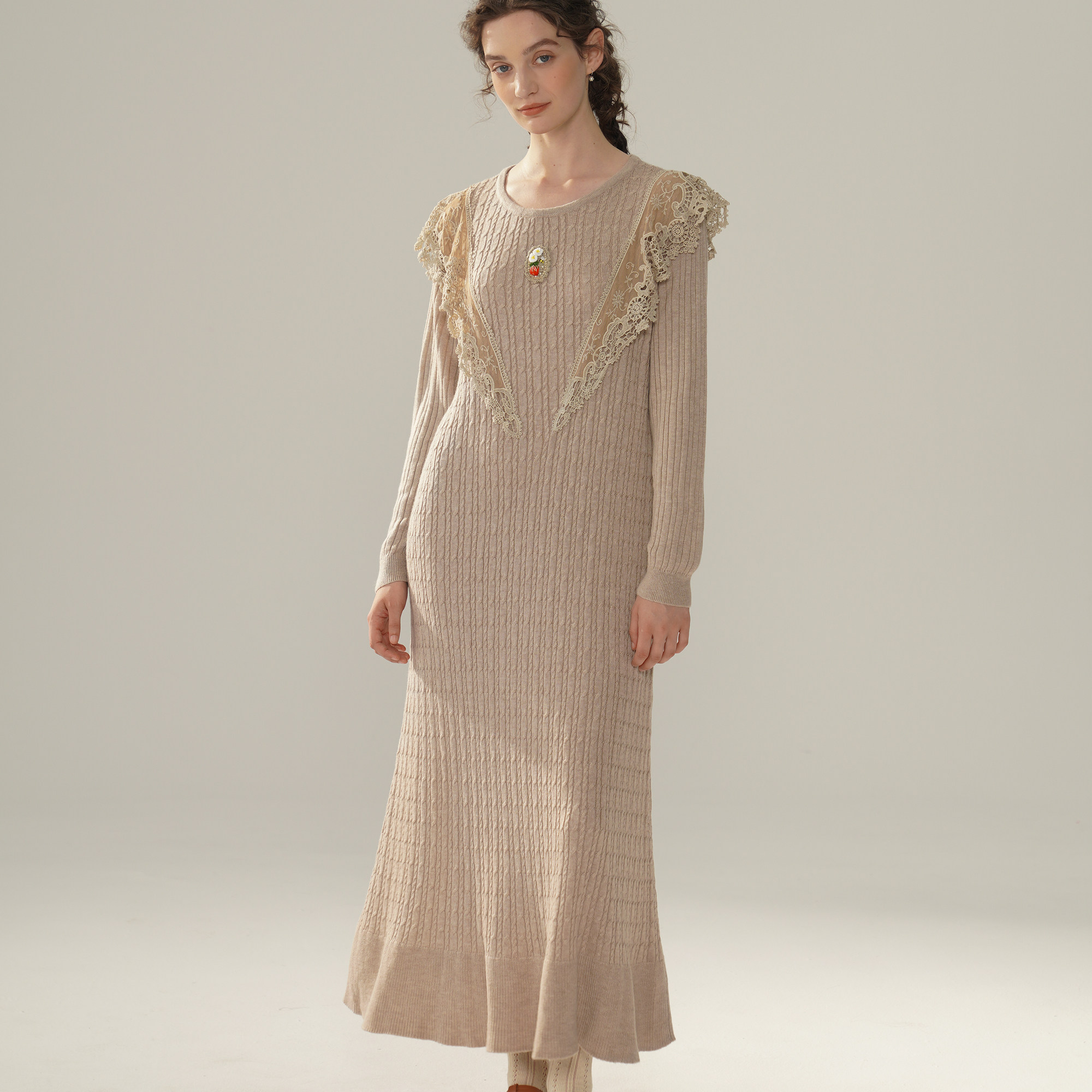 脸儿艺 手工绣花立体草莓果卡其蕾丝 桑蚕丝羊毛混纺 复古连衣裙