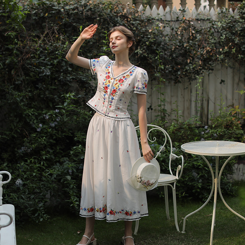 套装脸儿艺亚麻法式森女绣花