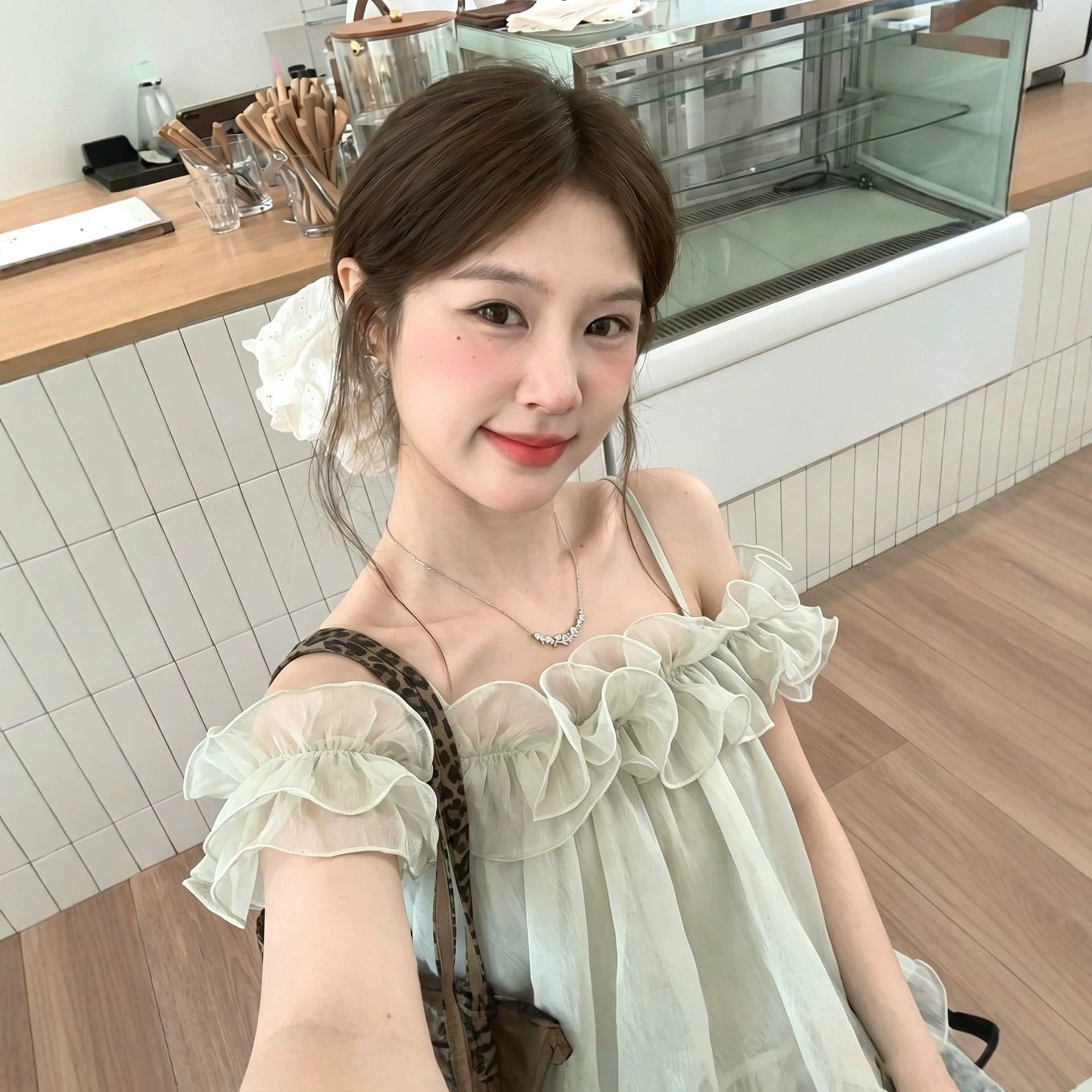 蓝色条纹木耳边小吊带女