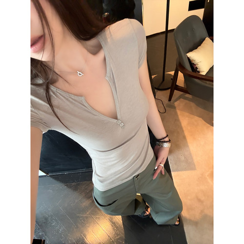 Here yaya shop 2件入婴儿肌天丝醋酸冰冰凉凉v领扣子显瘦打底衫