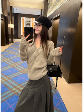 Here yaya shop 10.31 海盐苏打水温柔微透柔雾感羊毛翻边毛衣
