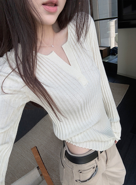 Here yaya shop 茉莉奶白清冷感醋酸巴素兰羊毛剪刀领微妙针织衫