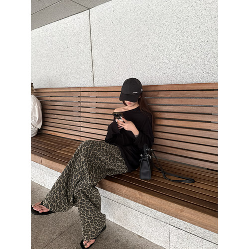 Here yaya shop时髦精豹豹裤独家定染低调腔调十足豹纹直筒工装裤