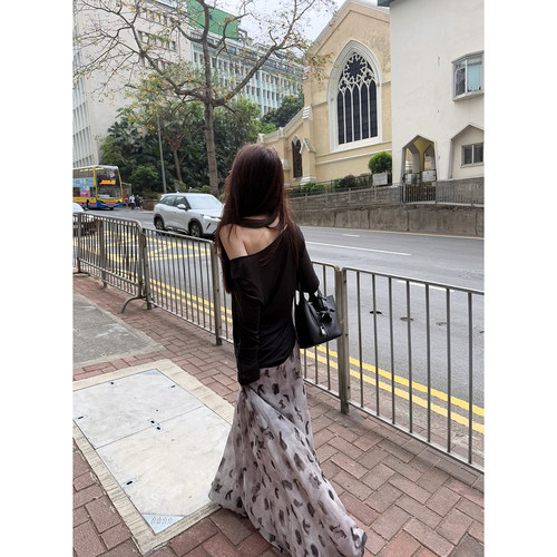 Here yaya shop 4.8 20:00神仙水墨画气质高级感100%铜氨丝半身裙