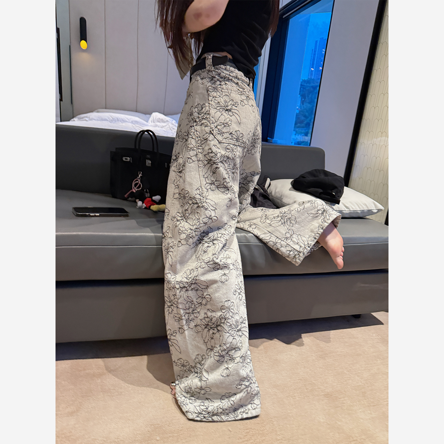Here yaya shop 6.7 20:00 不一样的牛仔复古调调提花直筒牛仔裤